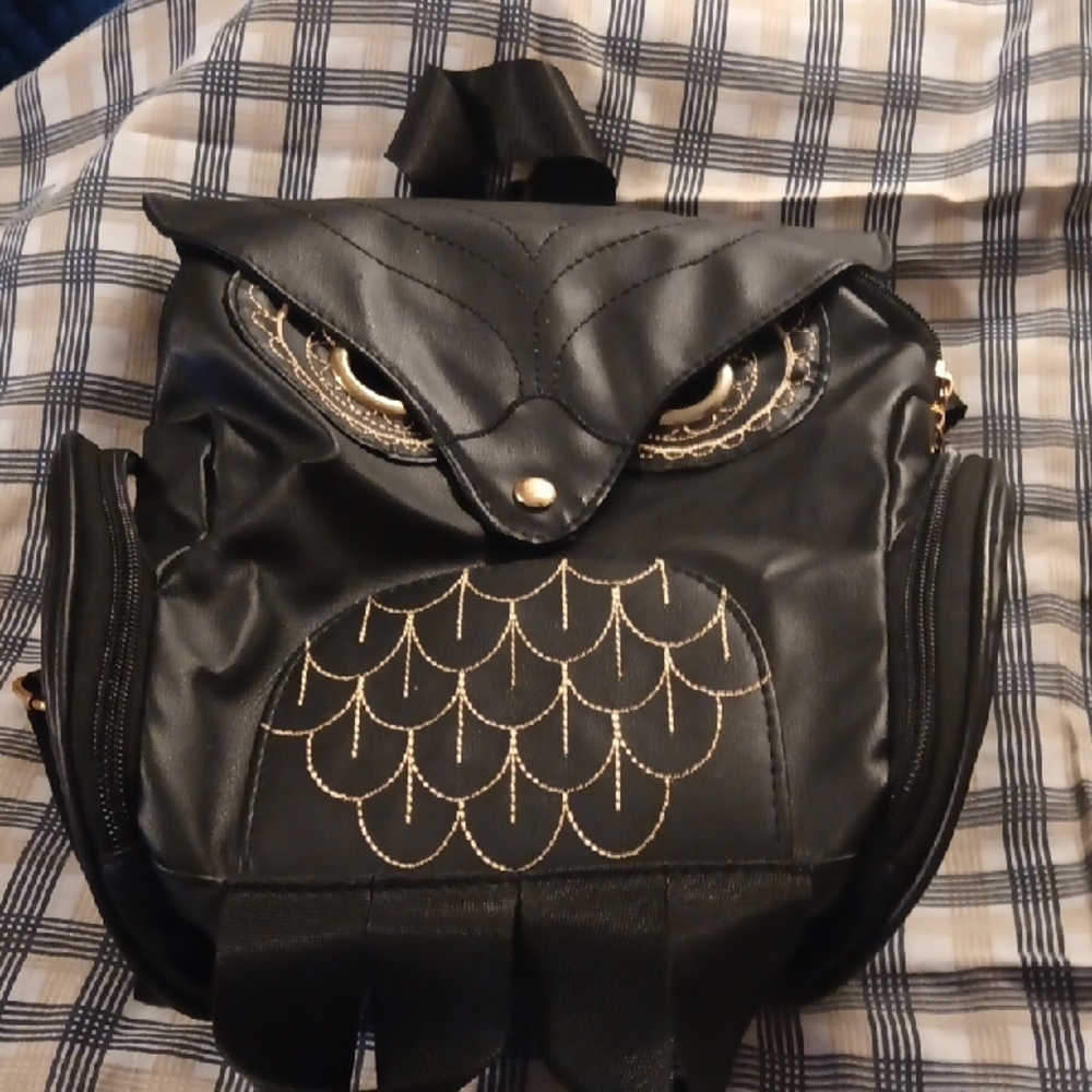 Elegant Black Owl Backpack